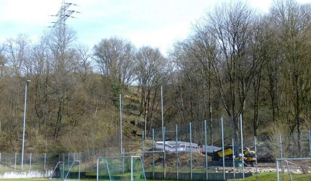 Bild 5: Bereich Startbaugrube mit Bohranlage